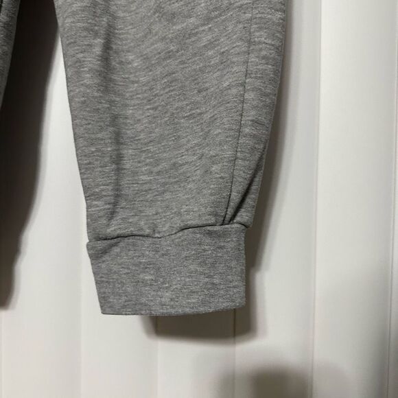 Under Armour below knee gray sweatpants with adjustable drawstrings - Picture 2 of 7
